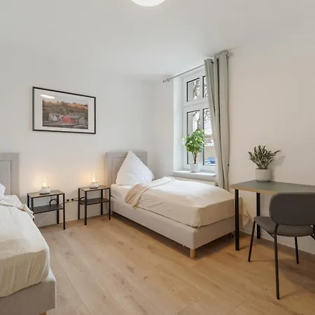 Premium Teamquartier Nord Mit Stellplatz * Erfurt